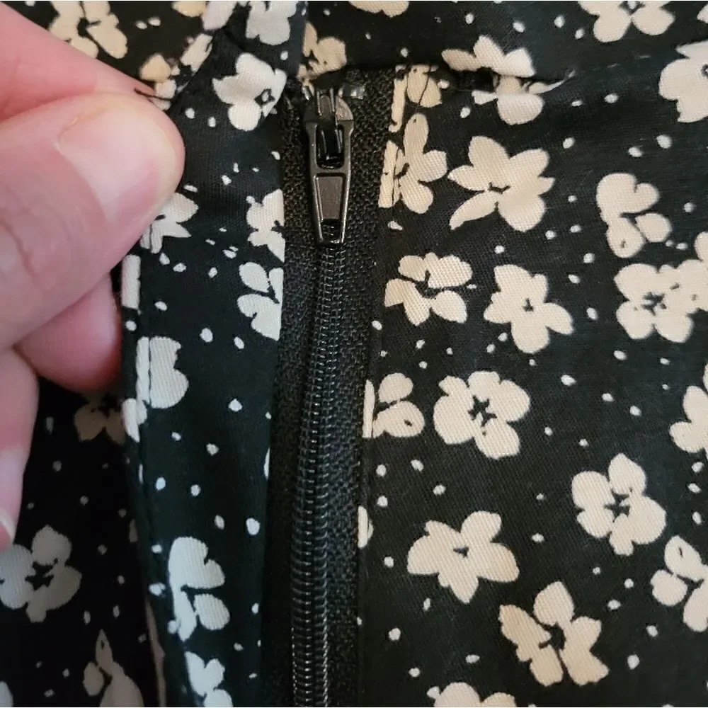 EC H&M PUFFED-SLEEVE ROMPER W/POCKETS SZ. XXS - Picture 3 of 6